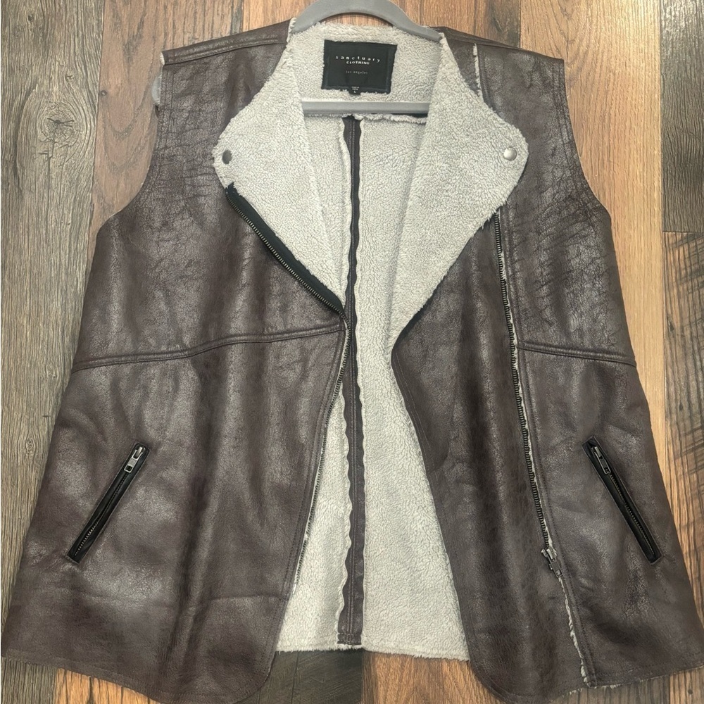 Sanctuary Los Angeles Faux Suede Vest
Womens L Large Sherpa Lined